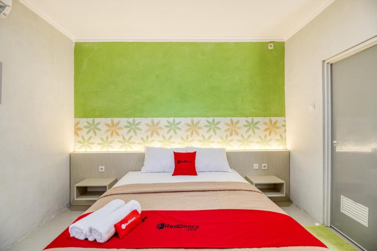 Reddoorz Near Malioboro Tugu Station Jogja 2 Hotel Yogyakarta Exterior foto