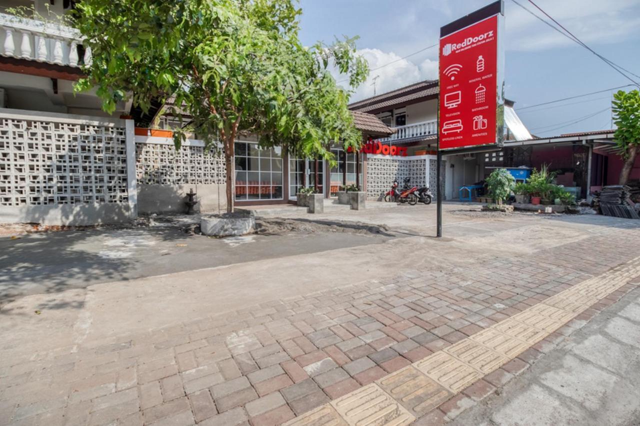Reddoorz Near Malioboro Tugu Station Jogja 2 Hotel Yogyakarta Exterior foto