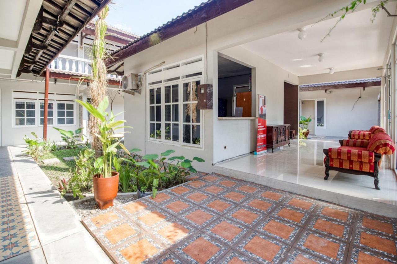 Reddoorz Near Malioboro Tugu Station Jogja 2 Hotel Yogyakarta Exterior foto