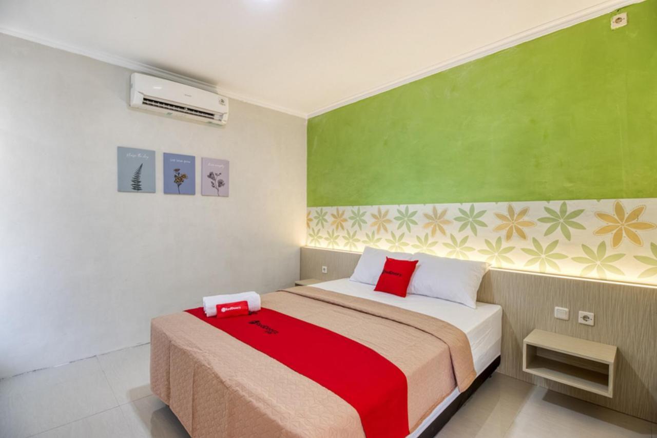 Reddoorz Near Malioboro Tugu Station Jogja 2 Hotel Yogyakarta Exterior foto