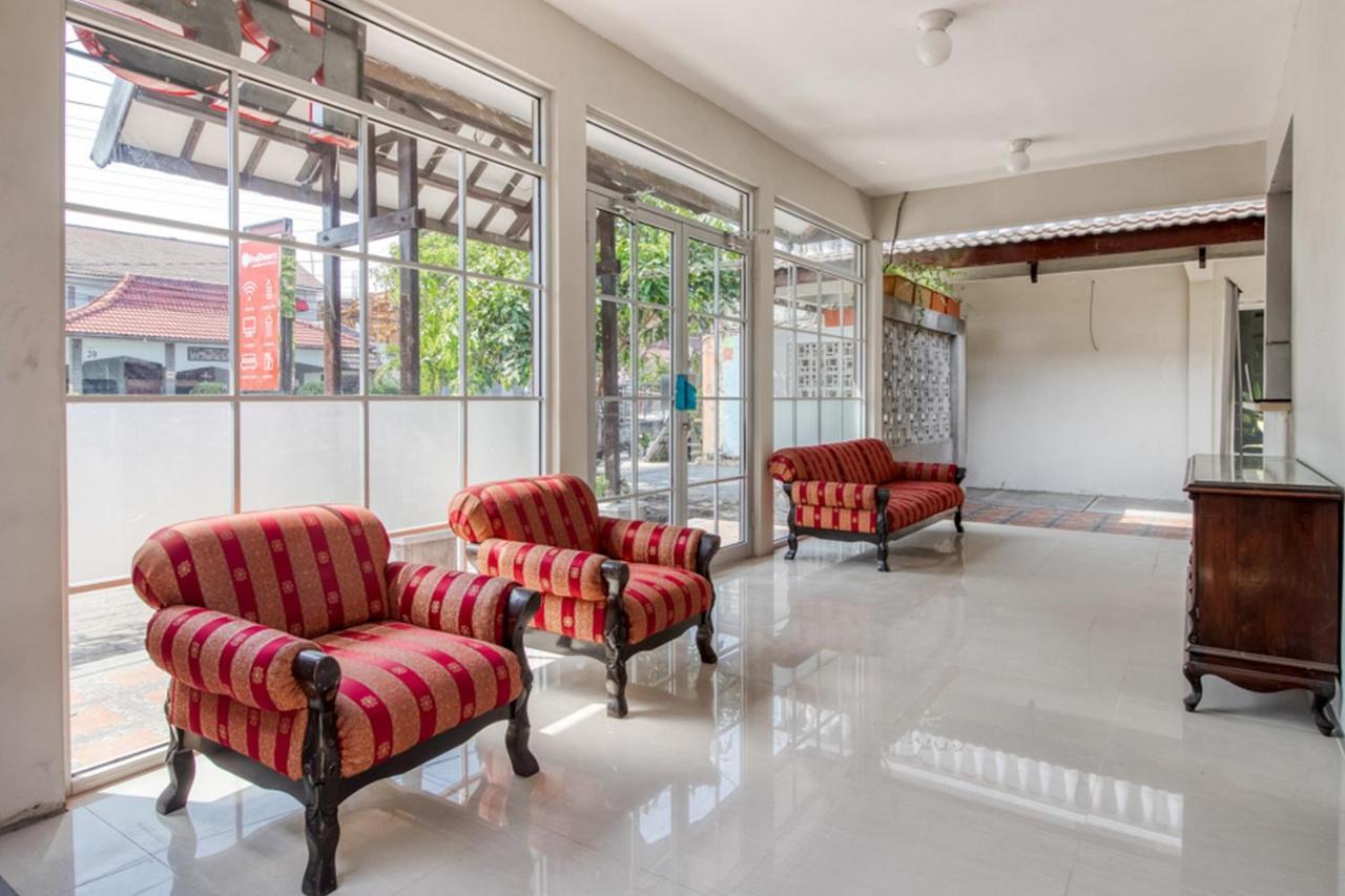 Reddoorz Near Malioboro Tugu Station Jogja 2 Hotel Yogyakarta Exterior foto